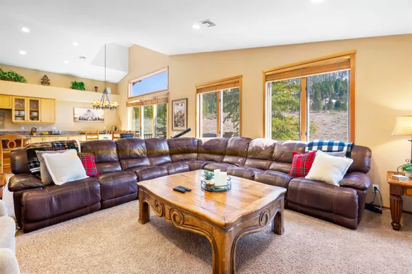 $2,250,000 | 756 Fairway Circle, Unit 756, Mammoth Lakes, CA 93546