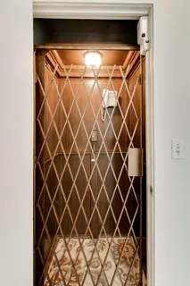 $3,250 | 370 Park Avenue, Unit E, Highland Park, IL 60035