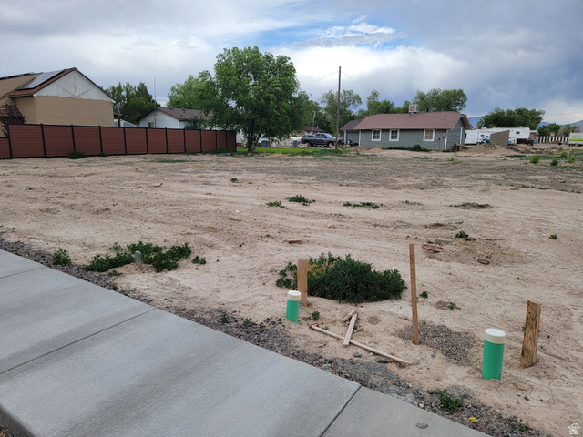 325 South 100th East, Unit 2 Delta, UT 84624 - Photo 2 of 6