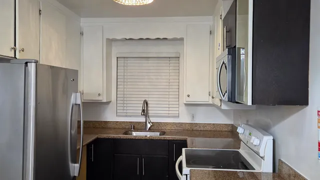 $2,500 | 2635 38th Avenue, Oakland, CA 94619