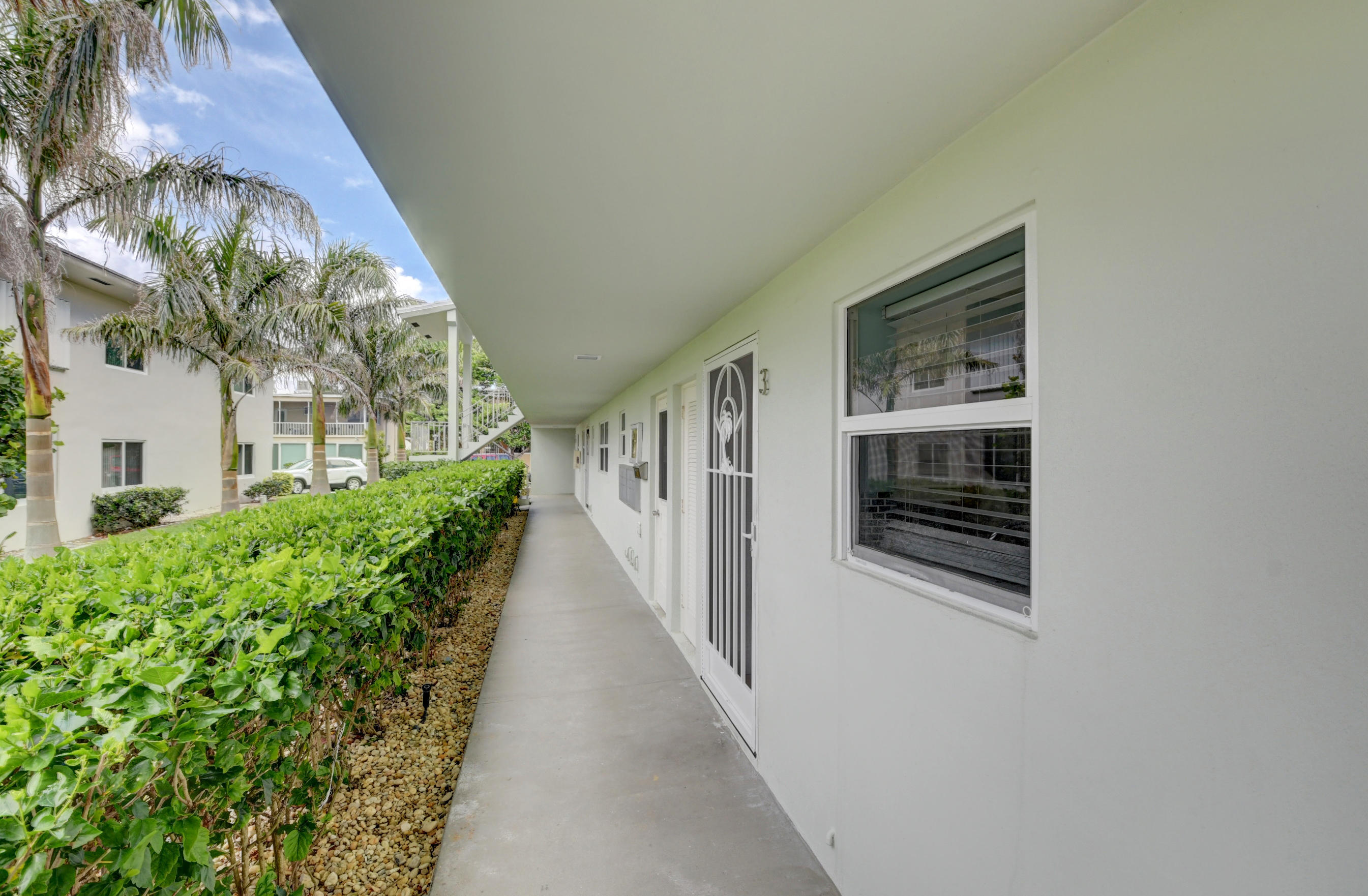 2561 South Ocean Boulevard, Unit 3 Boca Raton, FL 33432 - Photo 31 of 47 Walkway