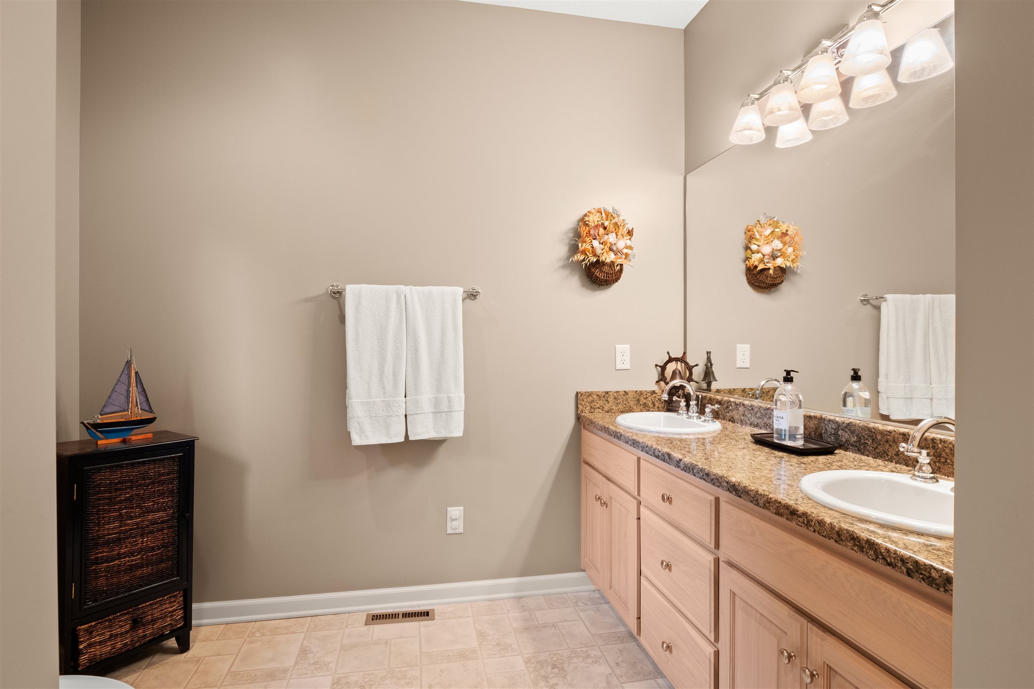11468 North Ogden Point Road Syracuse, IN 46567 - Photo 22 of 34 Gallery Image 22