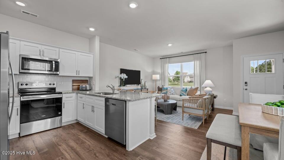 2031 Clock Road New Bern, NC 28562 - Photo 5 of 33 65-custom-DSC_5104