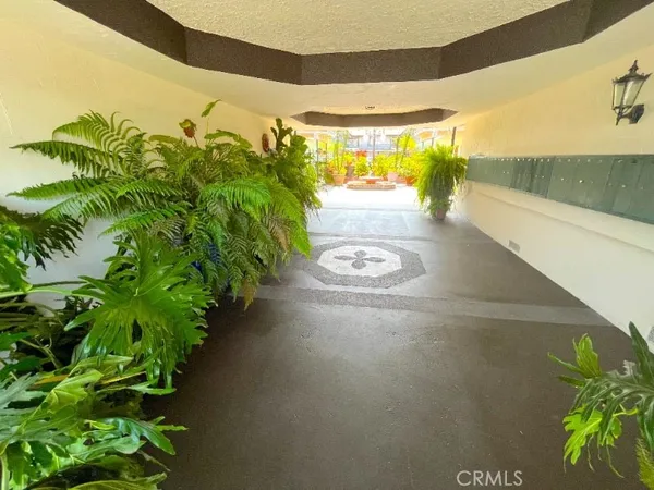 $2,695 | 2115 Placentia Avenue, Unit 1, Costa Mesa, CA 92627