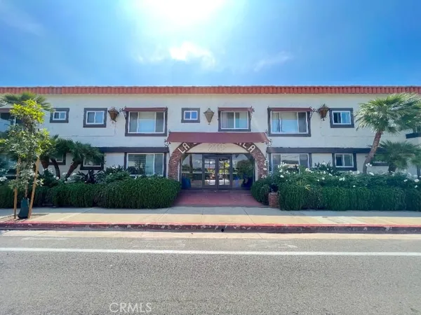 $2,695 | 2115 Placentia Avenue, Unit 1, Costa Mesa, CA 92627