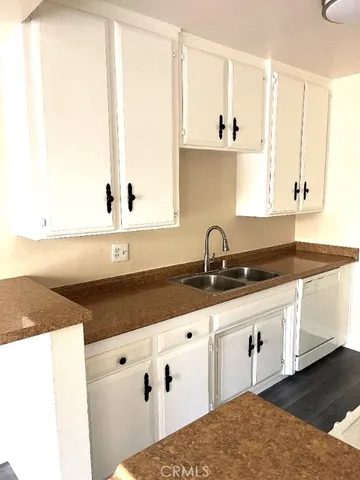 $2,595 | 2115 Placentia Avenue, Unit 1, Costa Mesa, CA 92627