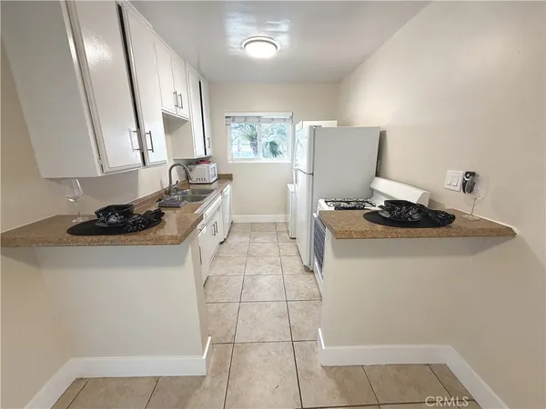 $2,695 | 2115 Placentia Avenue, Unit 1, Costa Mesa, CA 92627