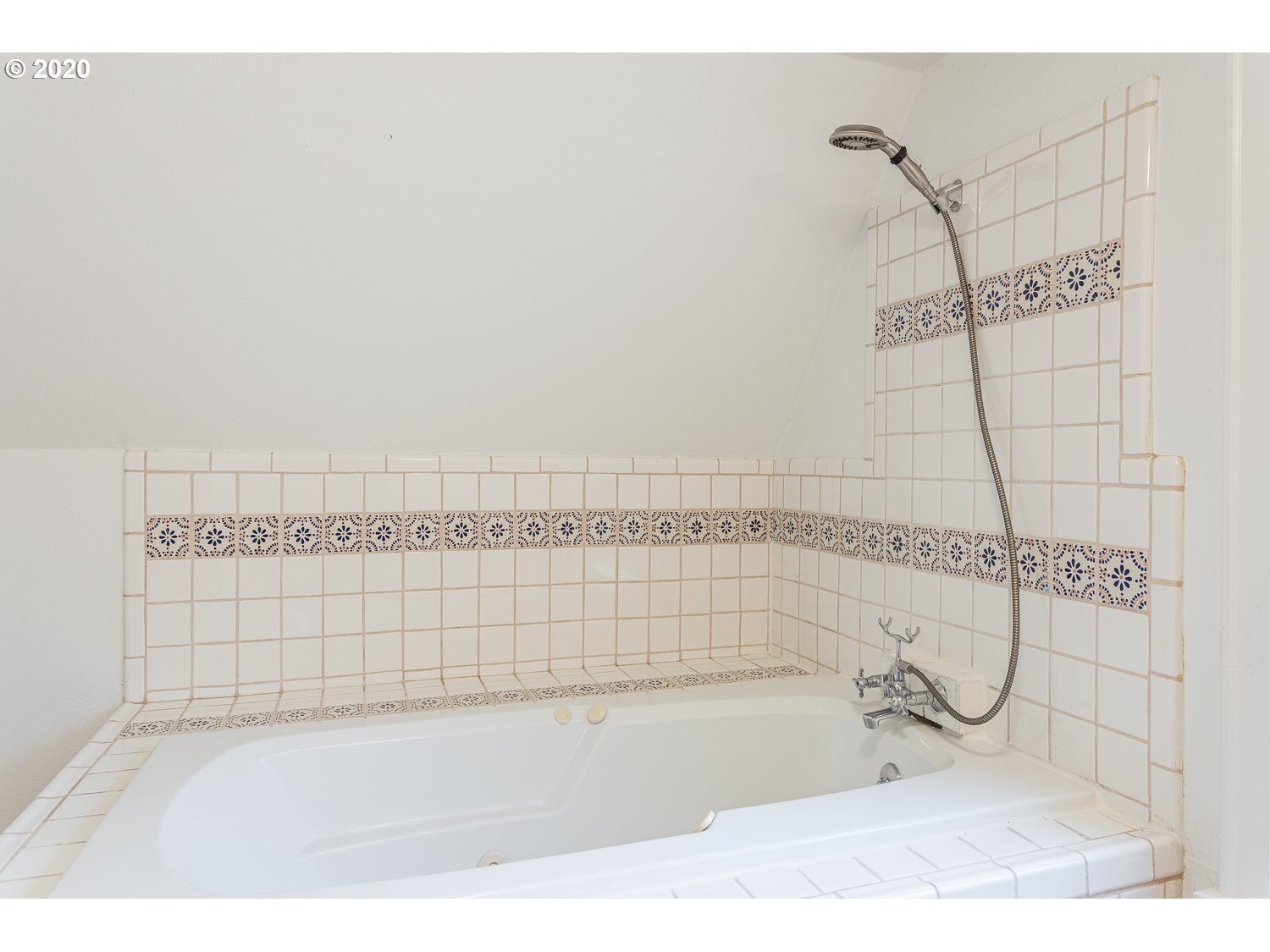 1455 Southwest Taylors Ferry Road Portland, OR 97219 - Photo 20 of 31 Gallery Image 20