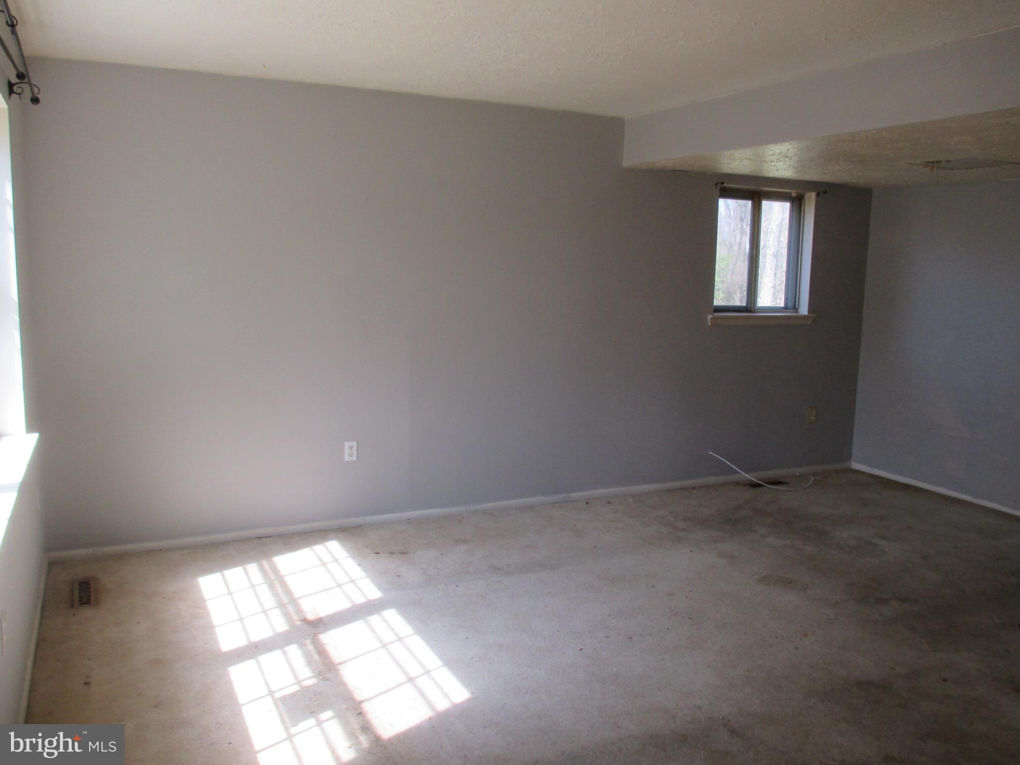 323 Redbud Road Edgewood, MD 21040 - Photo 11 of 29 Living/Dining Area