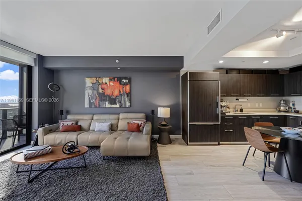 $4,400 | 45 Southwest 9th Street, Unit 3405, Miami, FL 33130