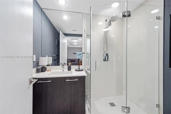 $4,400 | 45 Southwest 9th Street, Unit 3405, Miami, FL 33130