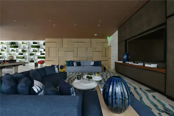 $4,400 | 45 Southwest 9th Street, Unit 3405, Miami, FL 33130