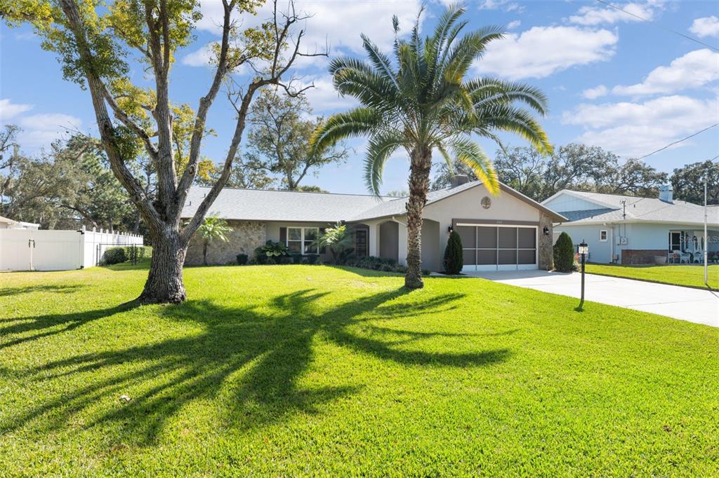 2102 Laredo Avenue Spring Hill, FL 34608 - Photo 4 of 51 Front Exterior