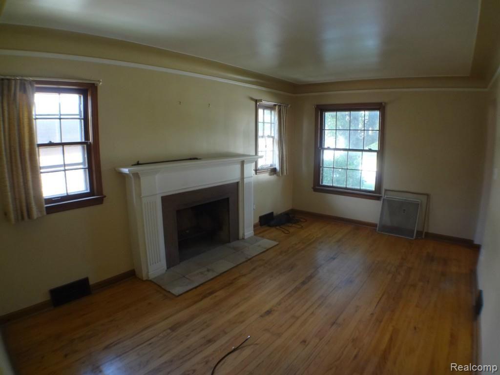 15318 Charles R Avenue Eastpointe, MI 48021 - Photo 16 of 47 DSC04216.jpg