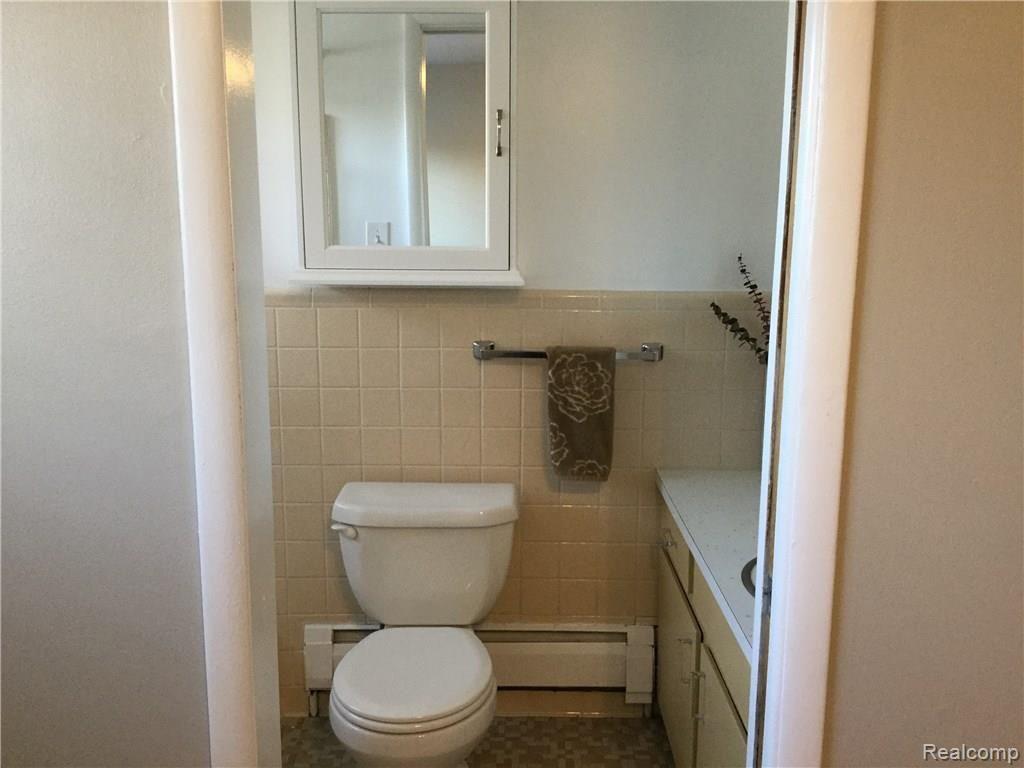 22999 West Seven Mile Road, Unit 18 Detroit, MI 48219 - Photo 5 of 12