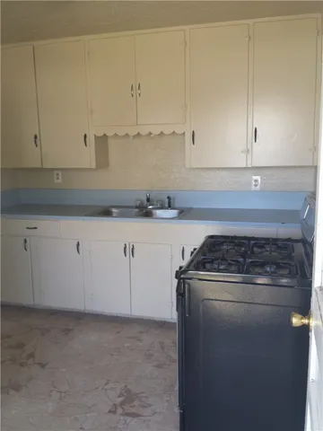 $795 | 219 Tutt Avenue, Taft, TX 78390