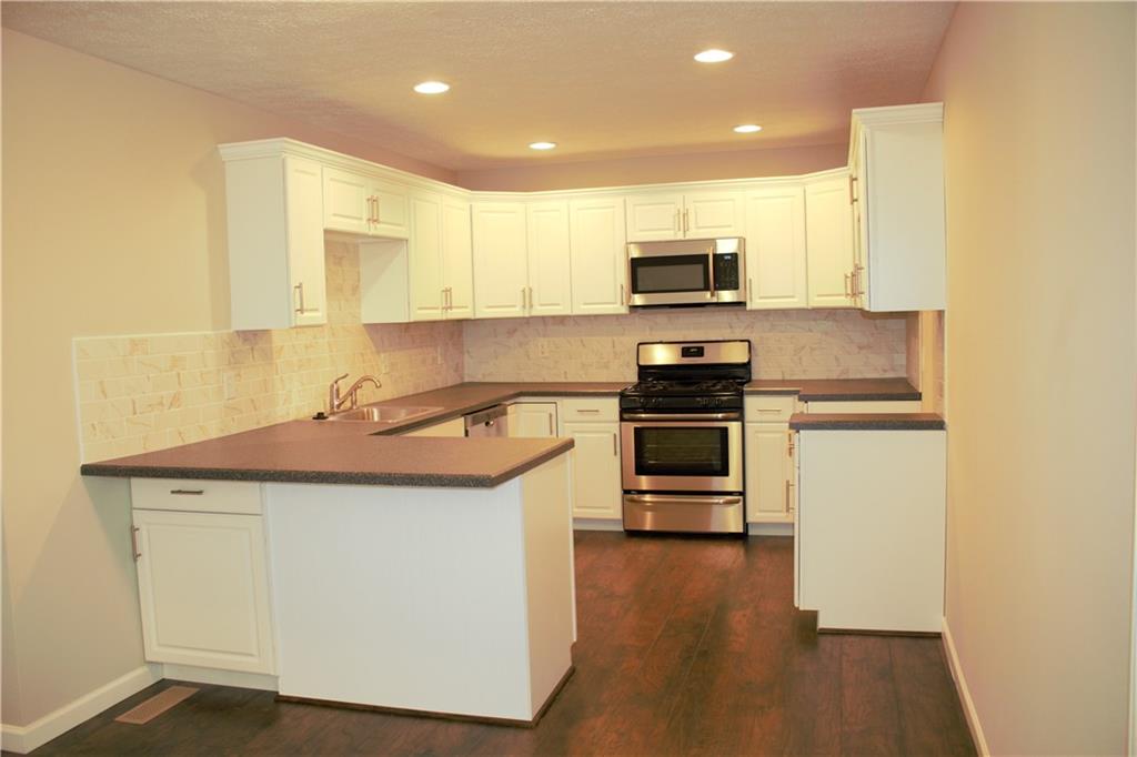 4050 Fairview Road Greenwood, IN 46142 - Photo 3 of 17