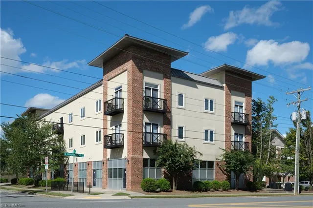 $1,050 | 528 South Josephine Boyd Street, Unit 1F, Greensboro, NC 27403