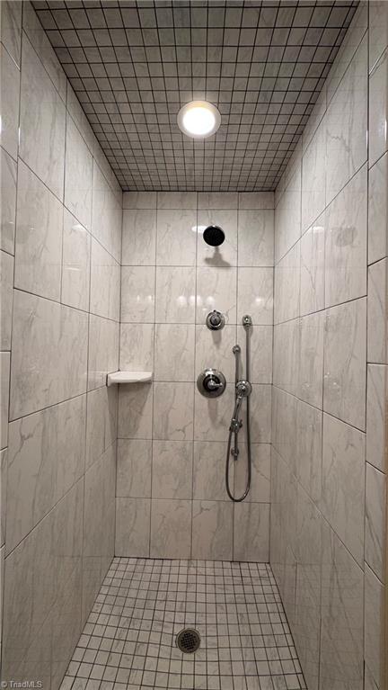 528 South Josephine Boyd Street, Unit 1F Greensboro, NC 27403 - Photo 12 of 14 Walk-in Shower