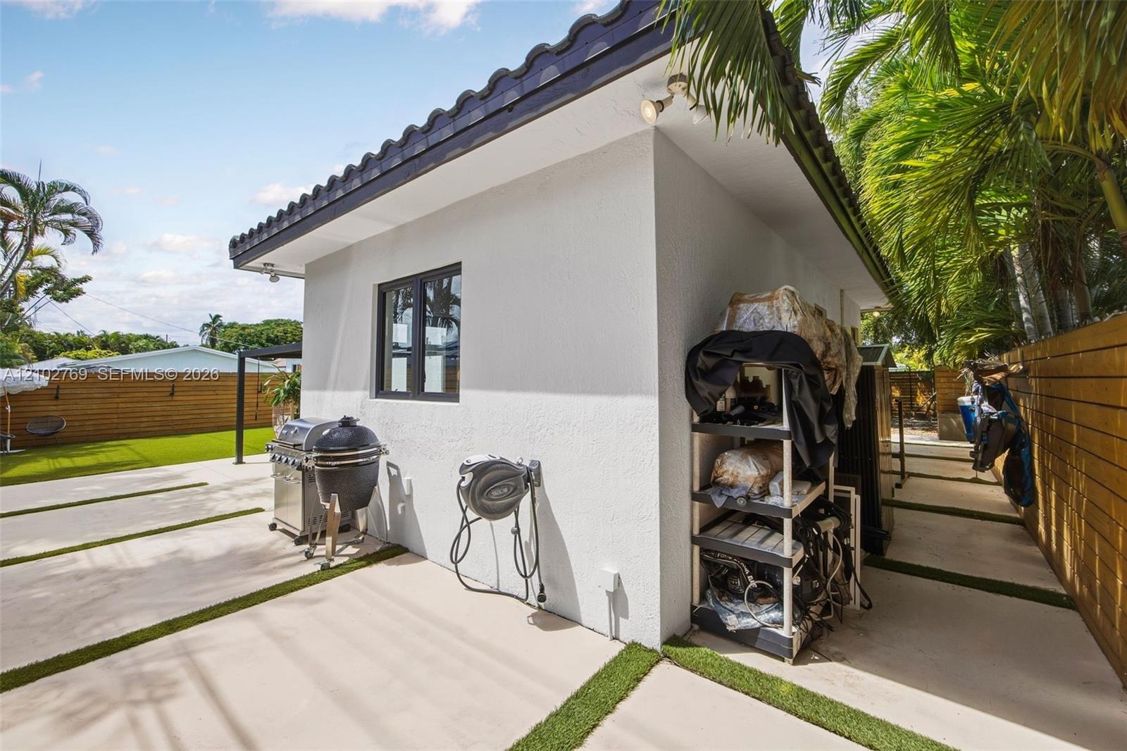 6434 Southwest 38th Street Miami, FL 33155 - Photo 24 of 28 Gallery Image 24