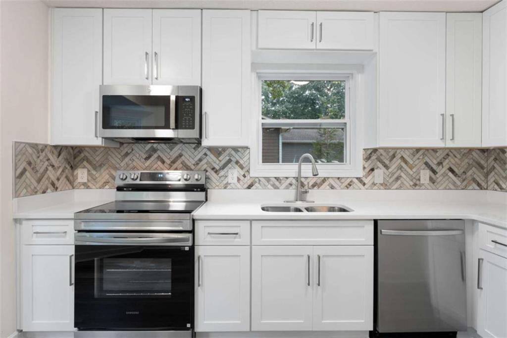 318 Arbour Way Suwanee, GA 30024 - Photo 16 of 42