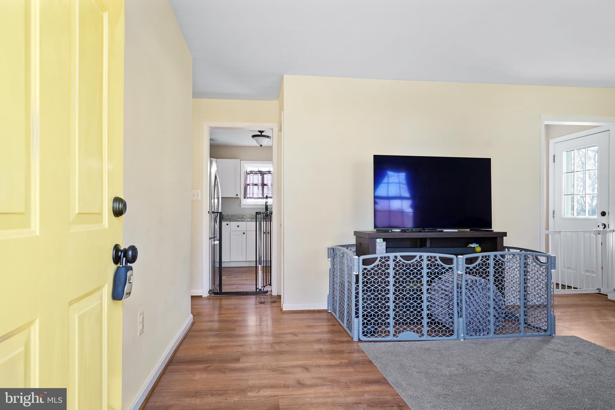 118 Milestone Road Elkton, MD 21921 - Photo 4 of 17 Living Room