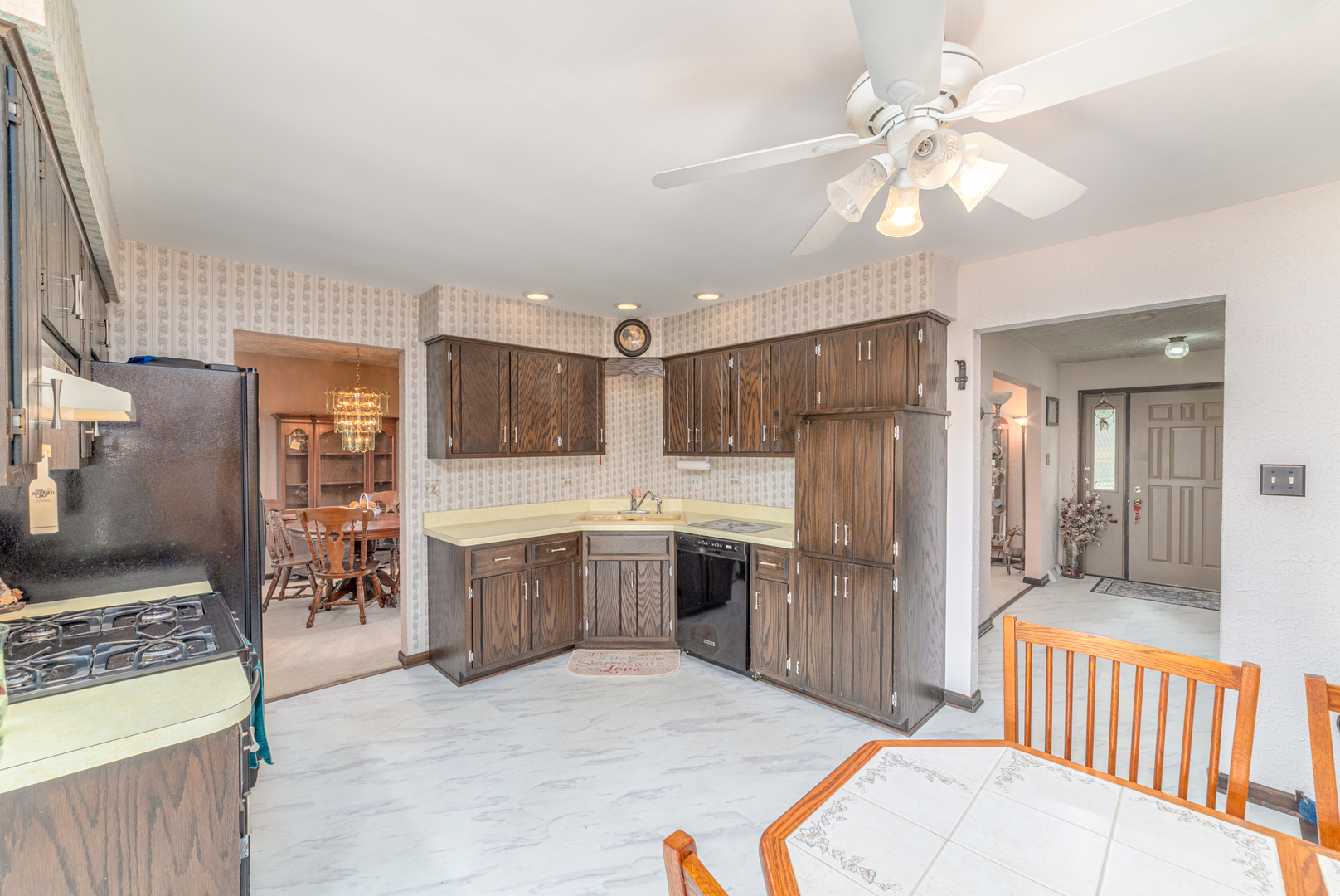 402 San Carlos Road Minooka, IL 60447 - Photo 11 of 43