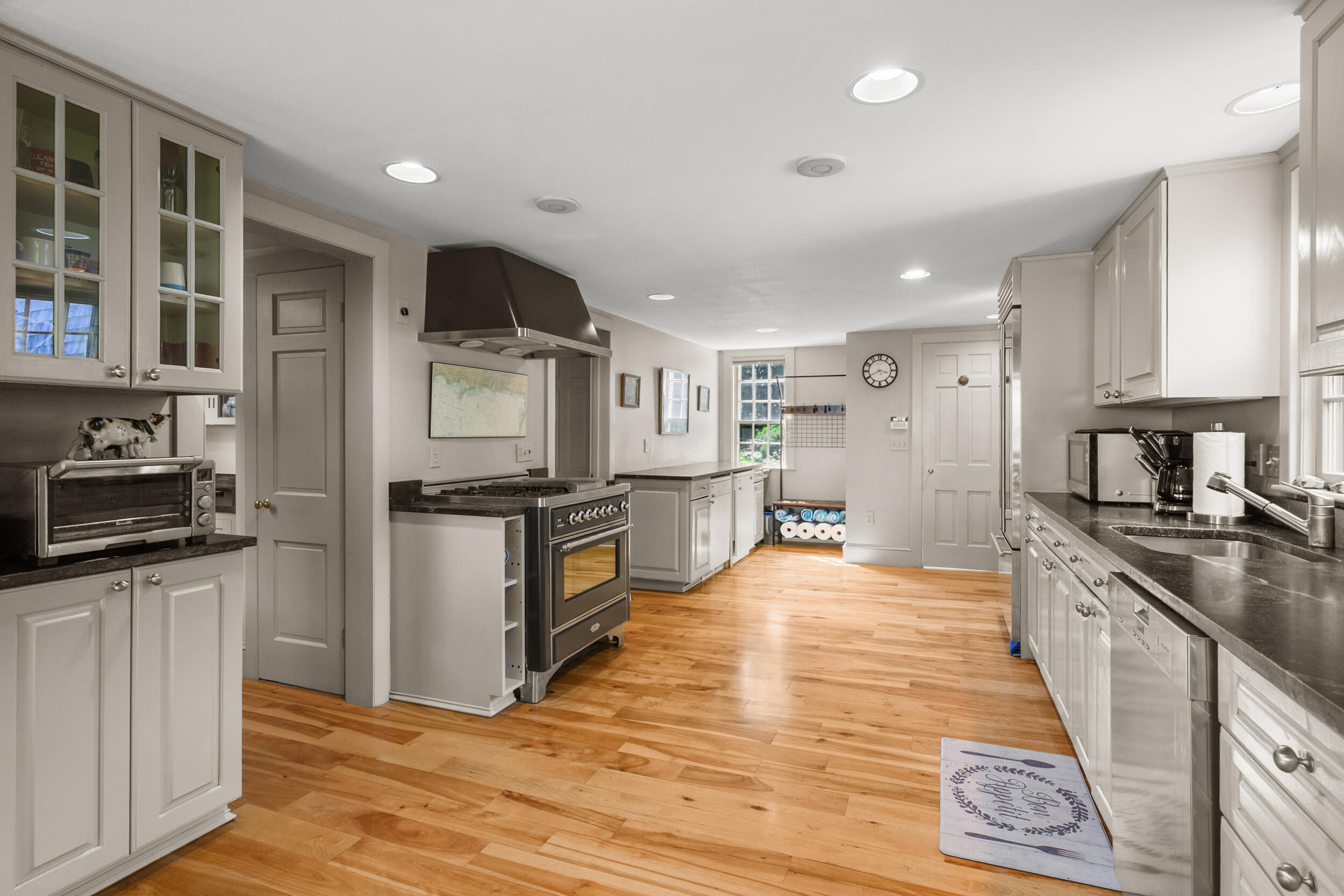12 Mill Road Harwich Port, MA 02646 - Photo 10 of 39 DSC_2782.3