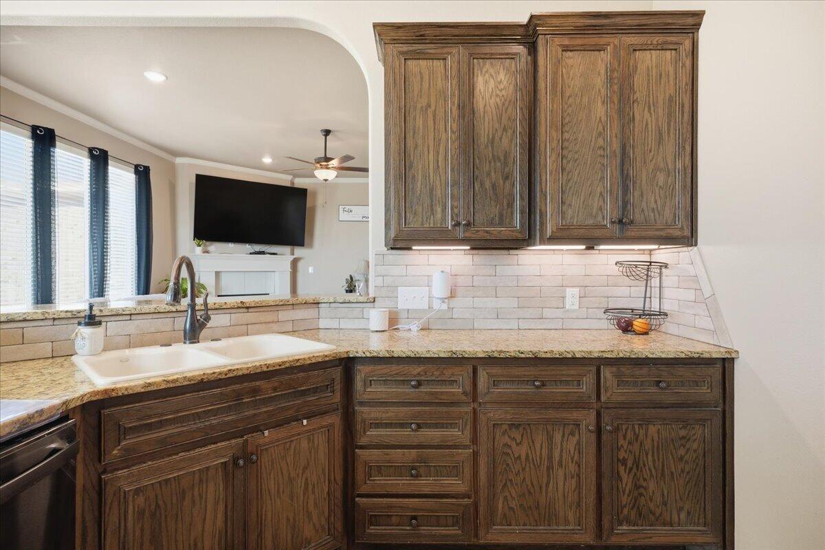 6846 Filly Road Lubbock, TX 79407 - Photo 11 of 47 11-6846_filly_road_011