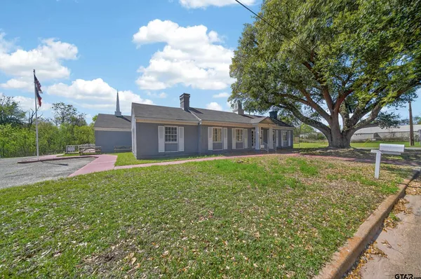 $200,000 | 302 East South Street, Overton, TX 75684