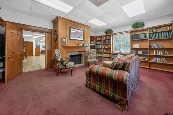 $200,000 | 302 East South Street, Overton, TX 75684