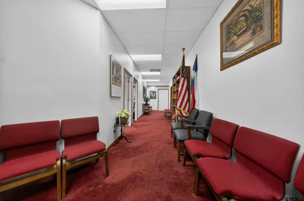 $200,000 | 302 East South Street, Overton, TX 75684