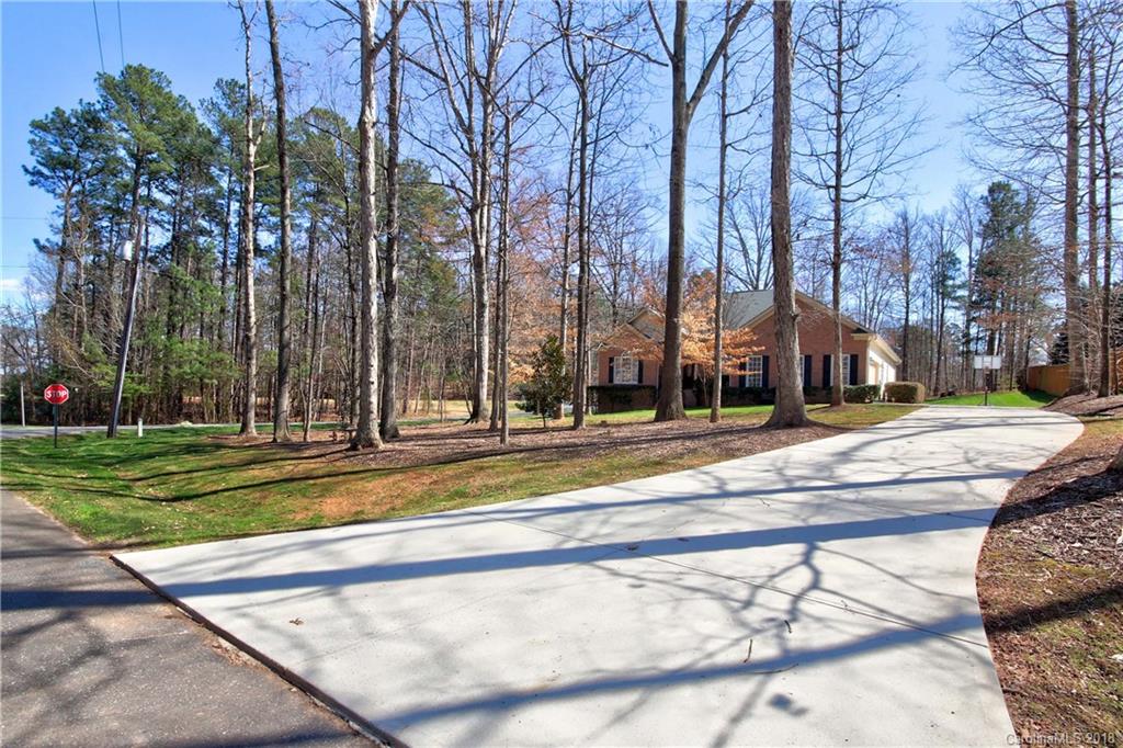 8196 Windsong Road Denver, NC 28037 - Photo 3 of 36 Gallery Image 3