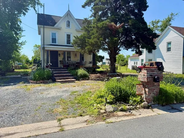 $329,000 | 39052 Church Street, Greenbackville, VA 23356