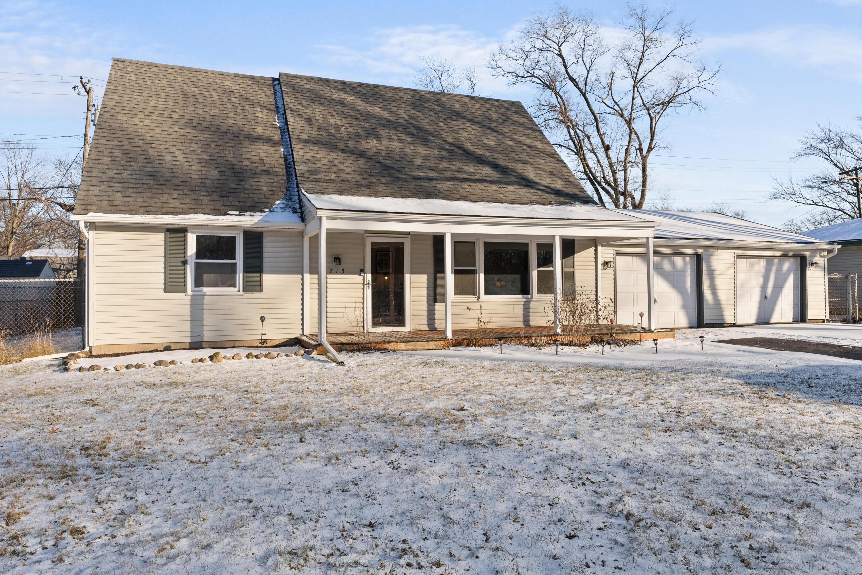 715 McCool Road Valparaiso, IN 46385 - Photo 2 of 26 3000x2003