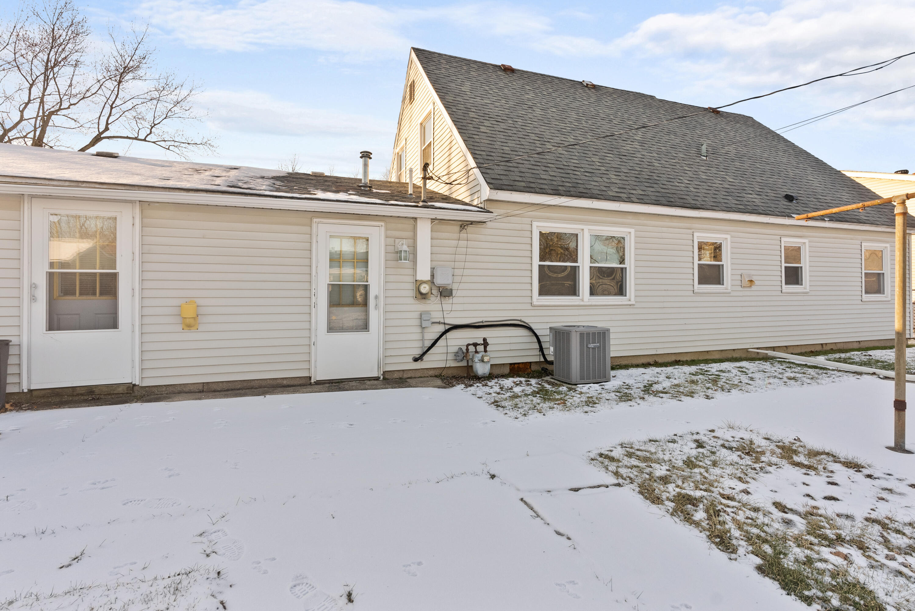 715 McCool Road Valparaiso, IN 46385 - Photo 23 of 26 3000x2003