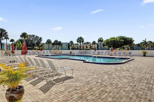 $289,900 | 2975 Southwest 22nd Avenue, Unit 102, Delray Beach, FL 33445