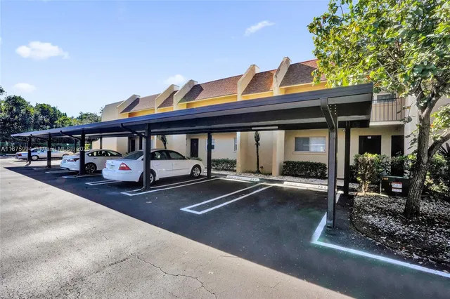 $289,900 | 2975 Southwest 22nd Avenue, Unit 102, Delray Beach, FL 33445