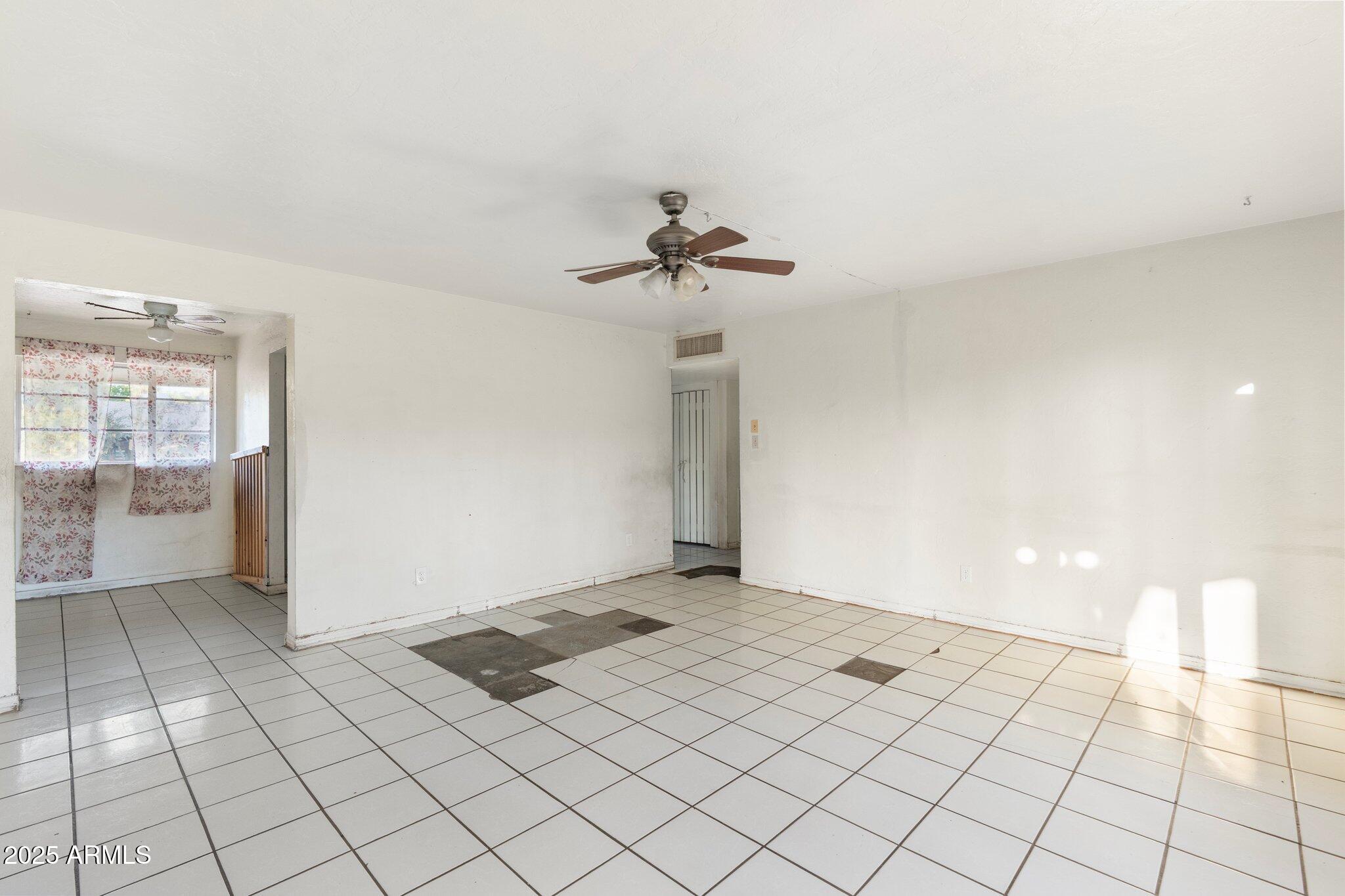 3843 East Coronado Road Phoenix, AZ 85008 - Photo 11 of 19 10-web-or-mls-DSC09046