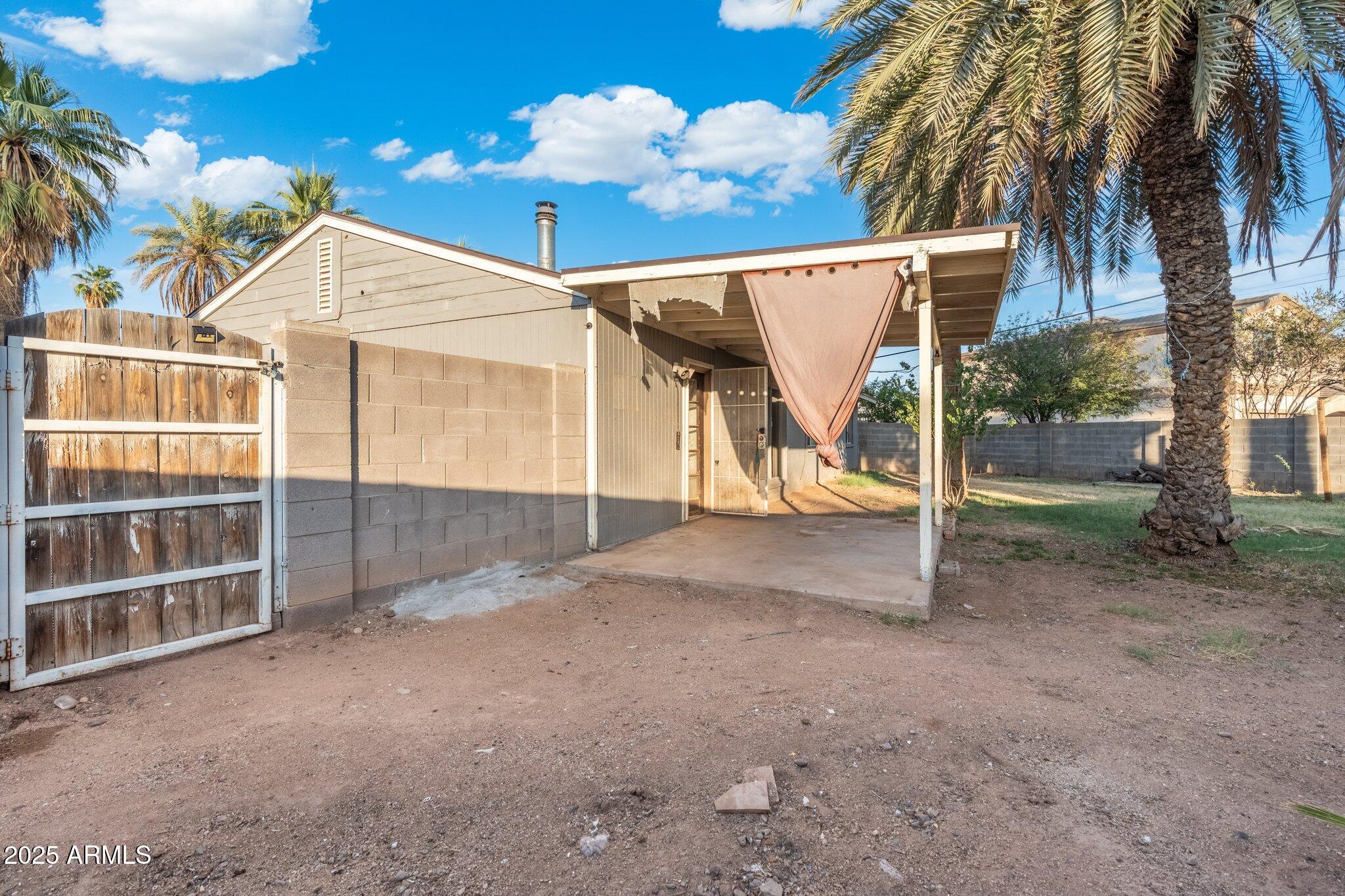 3843 East Coronado Road Phoenix, AZ 85008 - Photo 8 of 19 8-web-or-mls-DSC09074-HDR-Edit