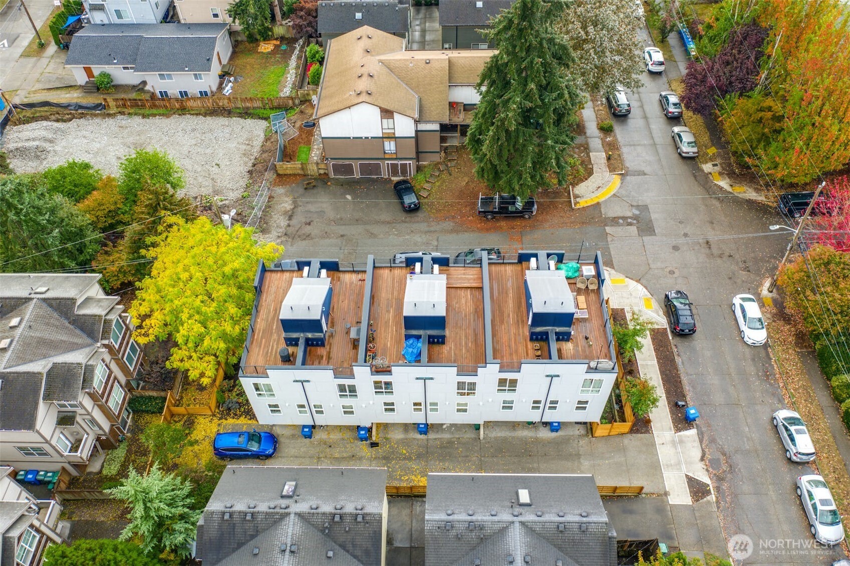 1400 North 95th Street Seattle, WA 98103 - Photo 24 of 27 a view of building with outdoor space