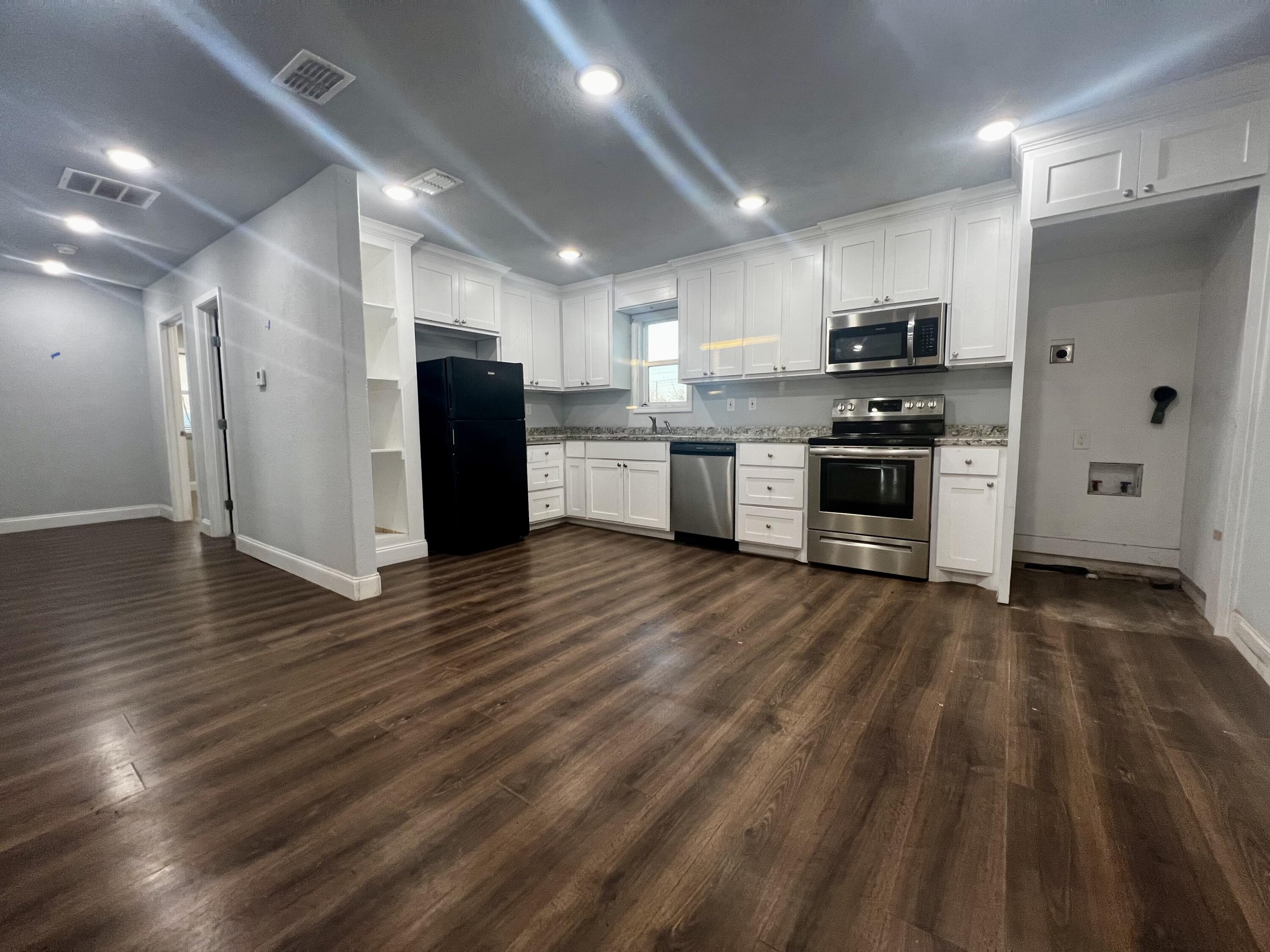 420 South 2nd Street Slaton, TX 79364 - Photo 3 of 9 Kitchen