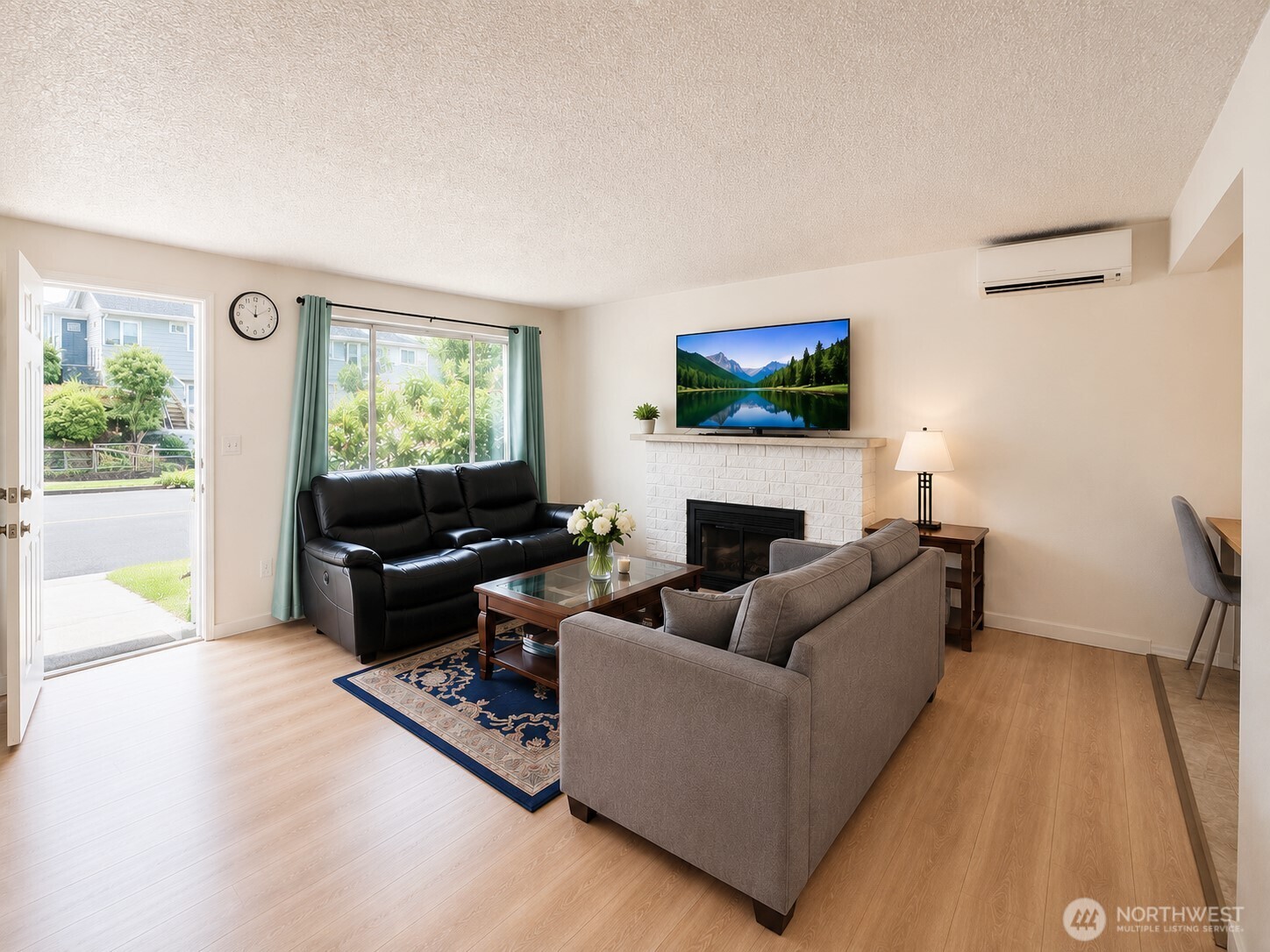 10246 Renton Avenue South Seattle, WA 98178 - Photo 3 of 14 Gallery Image 3