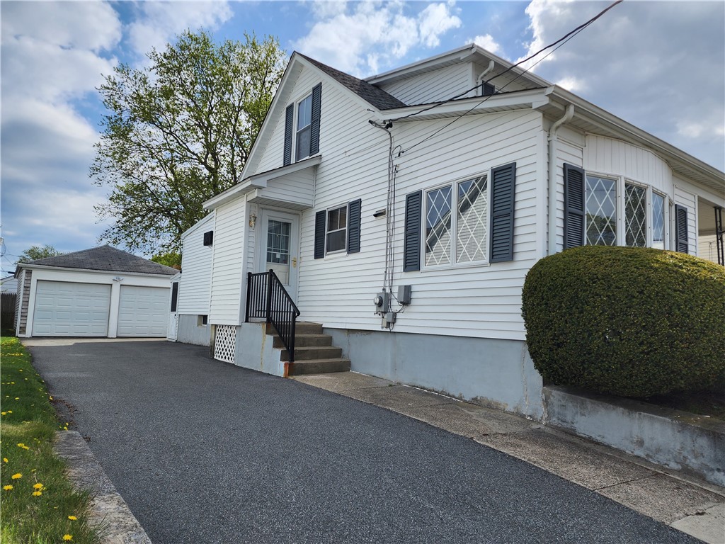 123 Ferris Street Pawtucket, RI 02861 - Photo 3 of 28