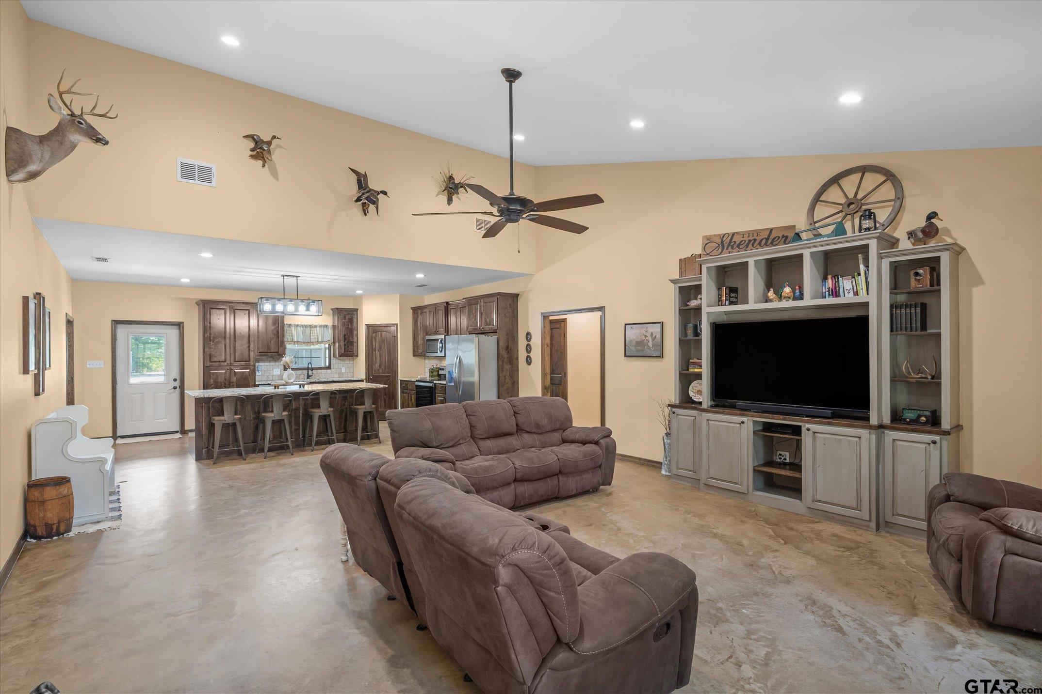 1137 VZ County Road Ben Wheeler, TX 75754 - Photo 4 of 39 Gallery Image 4