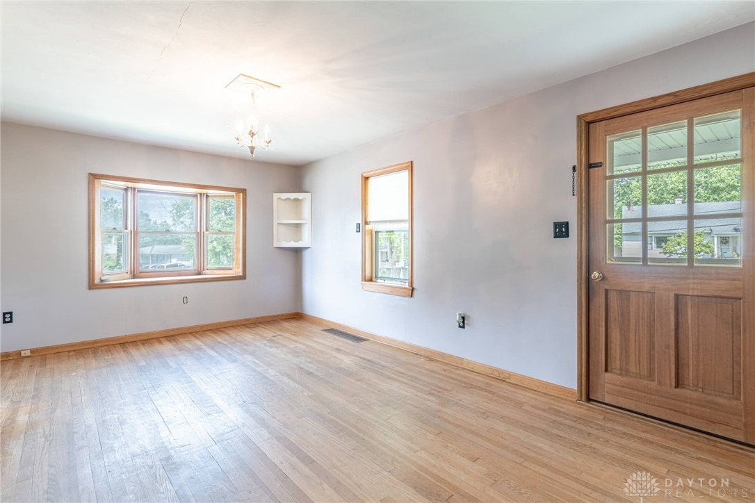 7023 Howard Road Franklin, OH 45005 - Photo 5 of 33 Gallery Image 5