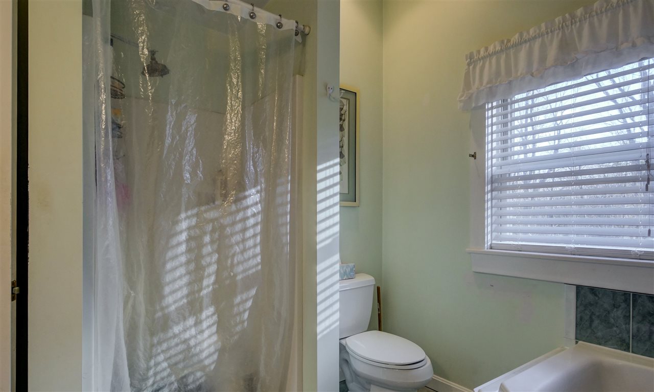 174 Fremont Road Sandown, NH 03873 - Photo 33 of 40