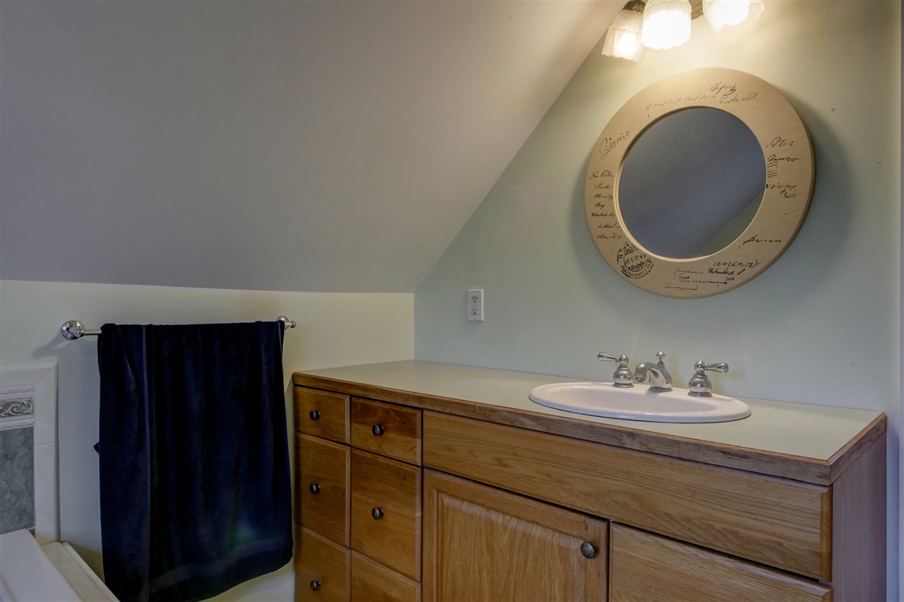 174 Fremont Road Sandown, NH 03873 - Photo 34 of 40