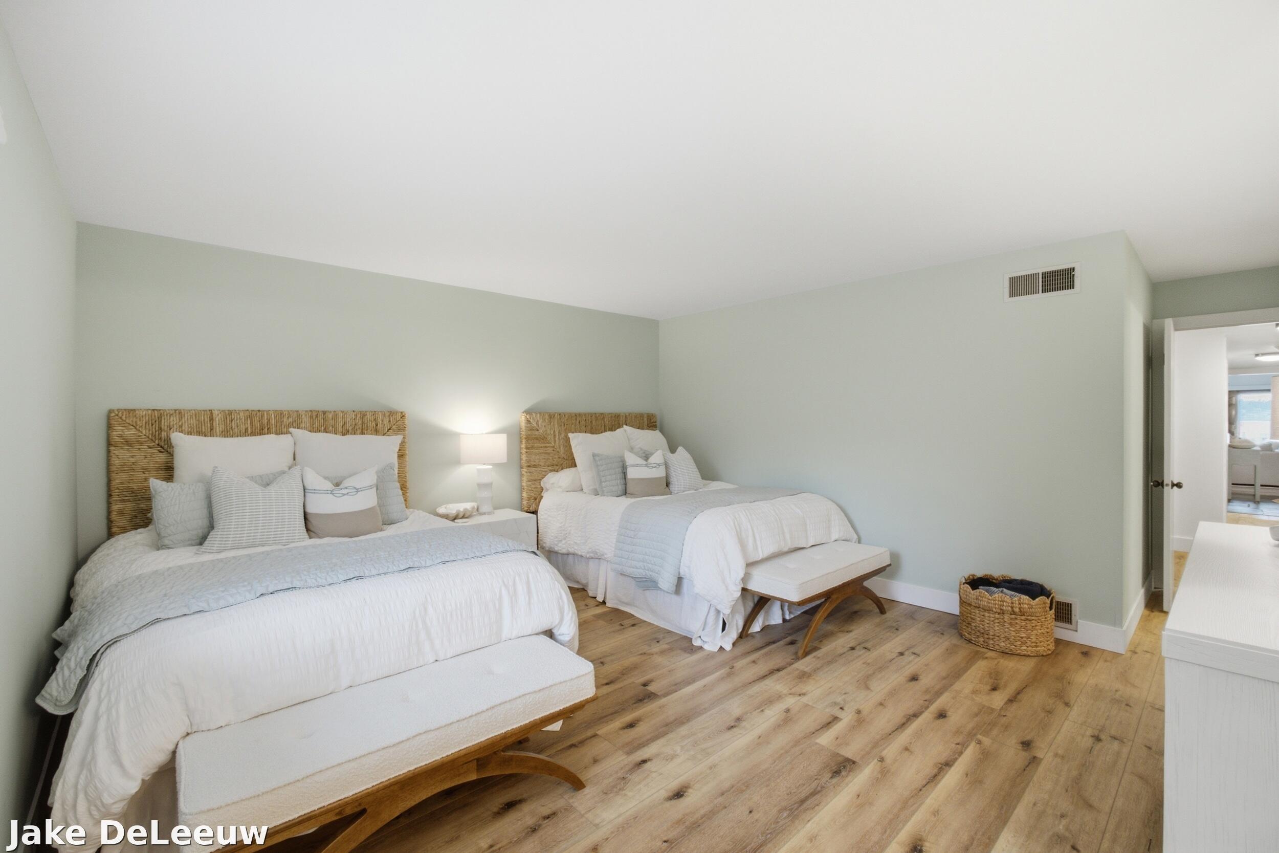 400 Lakeview Street, Unit 1A Spring Lake, MI 49456 - Photo 22 of 42 img_1034