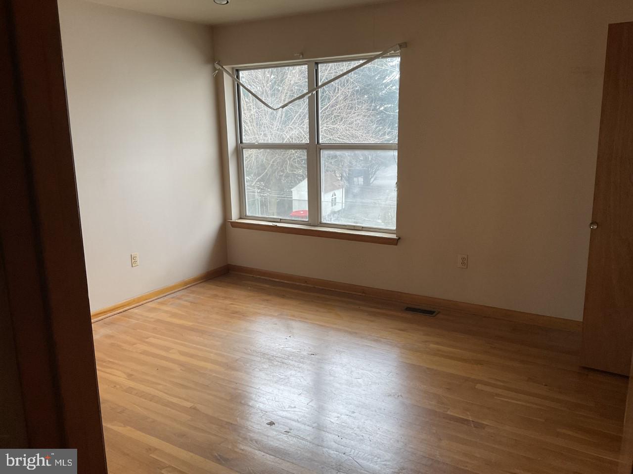 109 Avon Beach Road Dundalk, MD 21222 - Photo 10 of 14 Gallery Image 10